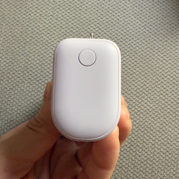 Anker Nano Power Bank with Built-in Lightning Connector - Picture 5 of 6